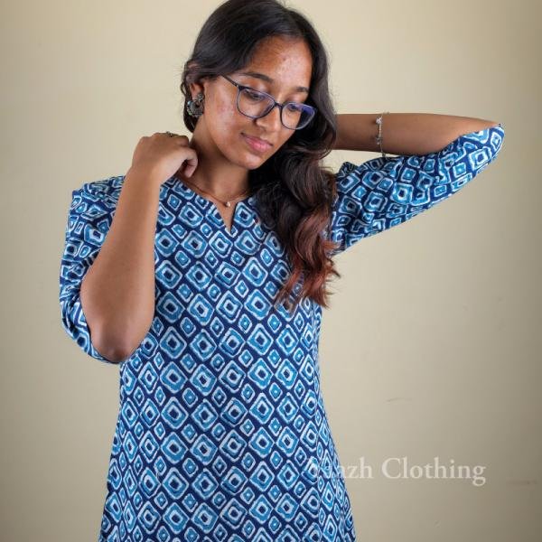 Elegant Blue Geometric Printed Cotton Kurti – Classic Comfort Collection